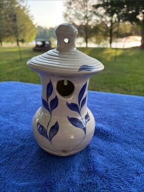 Williamsburg Pottery Bird Feeder